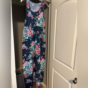 Women's Floral Maxi w/Pockets!